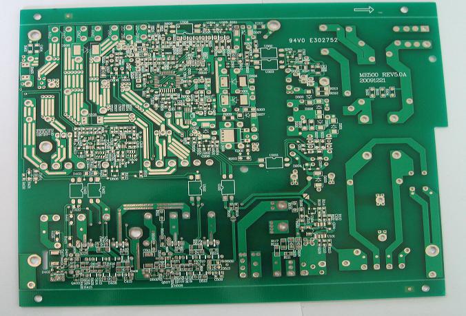 电子产品轻量化、高频化推动PCB向高密、柔性、集成化发展(图1)